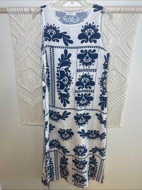Sleeveless Navy Floral Print Maxi Dress - White/Navy